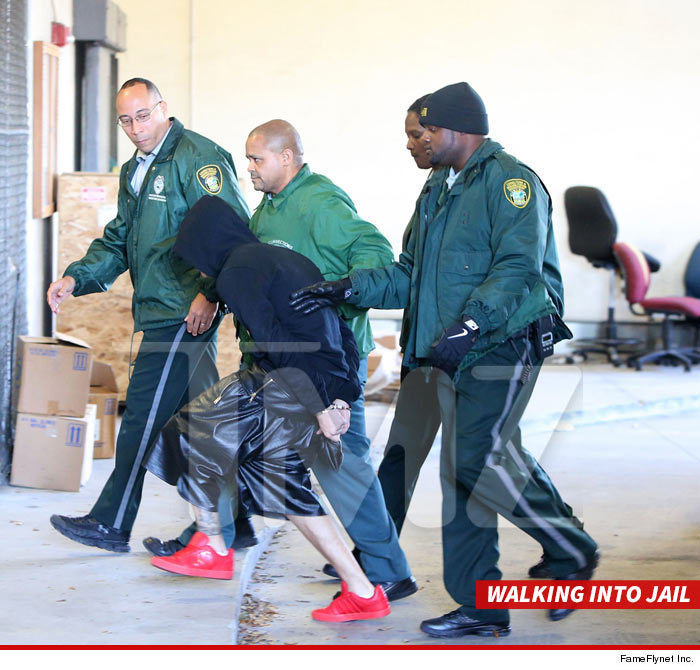 0123-bieber-arrested-02