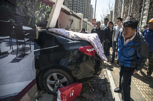 女司机 沈阳 东陵西路 通用 科鲁兹 救援人员