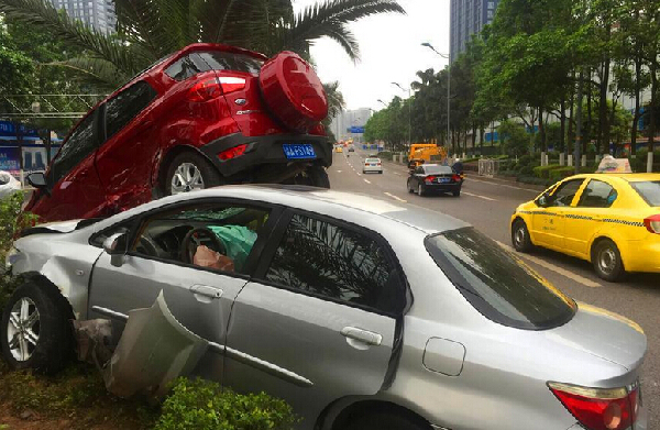 女司机 途锐 保时捷911 油门 刹车