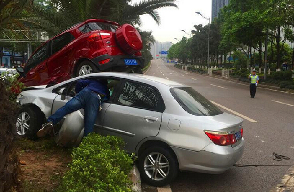 女司机 途锐 保时捷911 油门 刹车