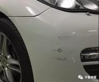 为躲宝马，老年代步车怼上保时捷！代步车大爷吓得不敢下车