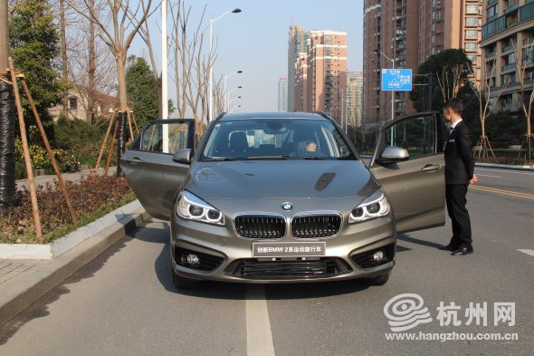 BMW2系旅行车