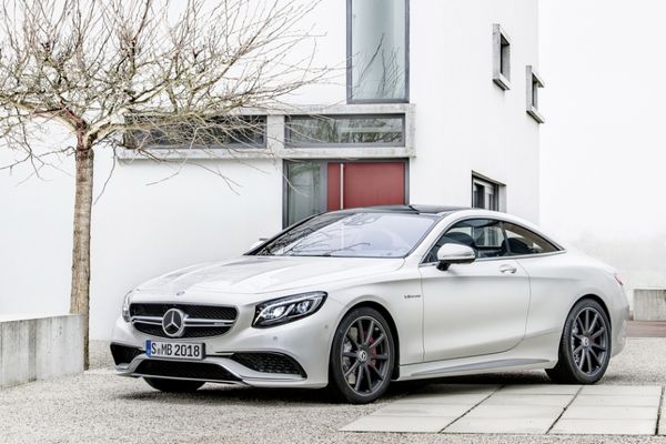 奔驰S63 AMG Coupe