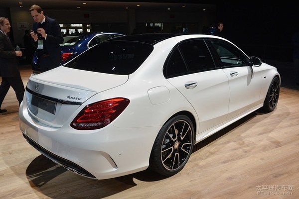 奔驰C450 AMG Sport